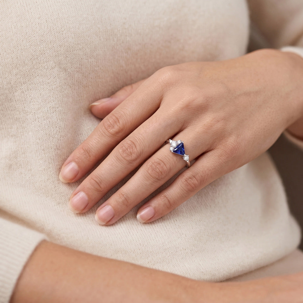 Round Natural Earth Mined Diamond & Trillion Sapphire Ring Gemstone Jewellery