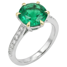 Authentic Emerald Precious Stone Ring – angle view