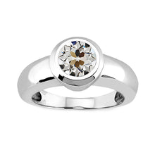 Genuine Fine Diamond Solitaire Ring – main view