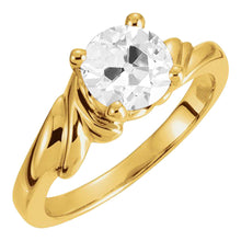 Fine Diamond Antique Cushion Single Stone Ring in 14 Karat Yellow Gold – main view