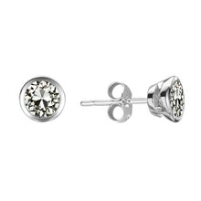 Antique Cushion Diamond ring in 14 Karat White Gold – main view