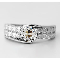 Diamond Solitaire Ring with Accents 1.50 ct F/VS1 – 14 Karat