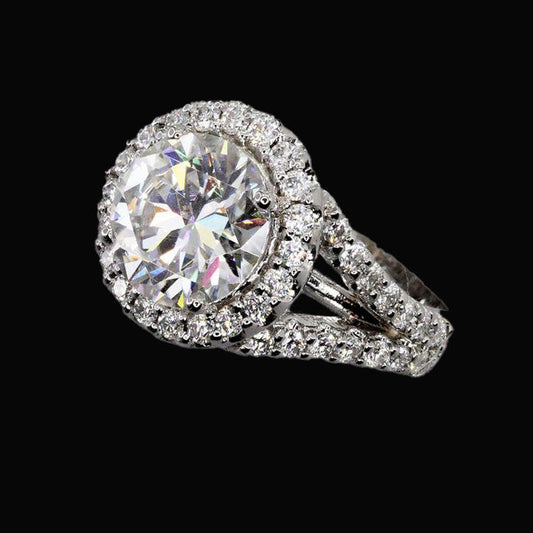 Earth-Mined Brilliant Diamond Halo Setting Ring – front view