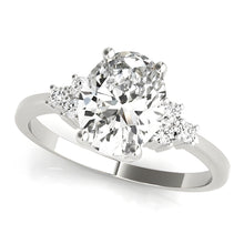 Brilliant Solitaire Ring with Accents 4.50 ct – side view