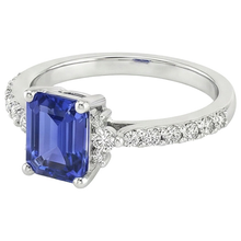 natural emerald sapphire 4ct ring top view