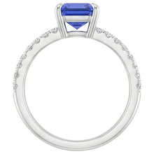 natural emerald sapphire 4ct ring close up detail