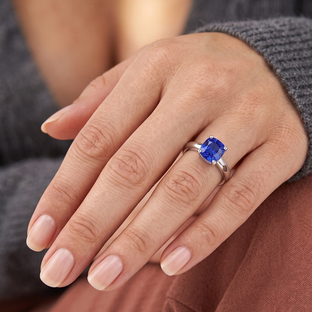 Solitaire Blue Sapphire Engagement Ring 1.50 Carats Gold Thick Shank