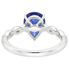 natural round sapphire 3.50ct ring close up detail