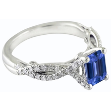 natural emerald sapphire 2.50ct ring top view