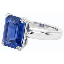 natural emerald sapphire 2.50ct ring close up detail