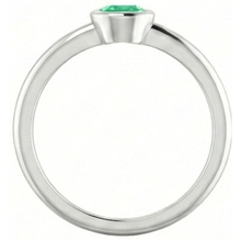Solitaire Green Emerald Engagement Ring 0.75 Carats Bezel Setting