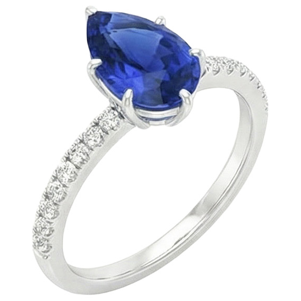 natural round sapphire 3.75ct ring close up detail