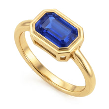 Solitaire Ring Emerald Blue Sapphire Bezel Set 1.50 Carats Gold 14K