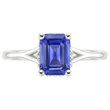 natural emerald sapphire 2ct ring profile view