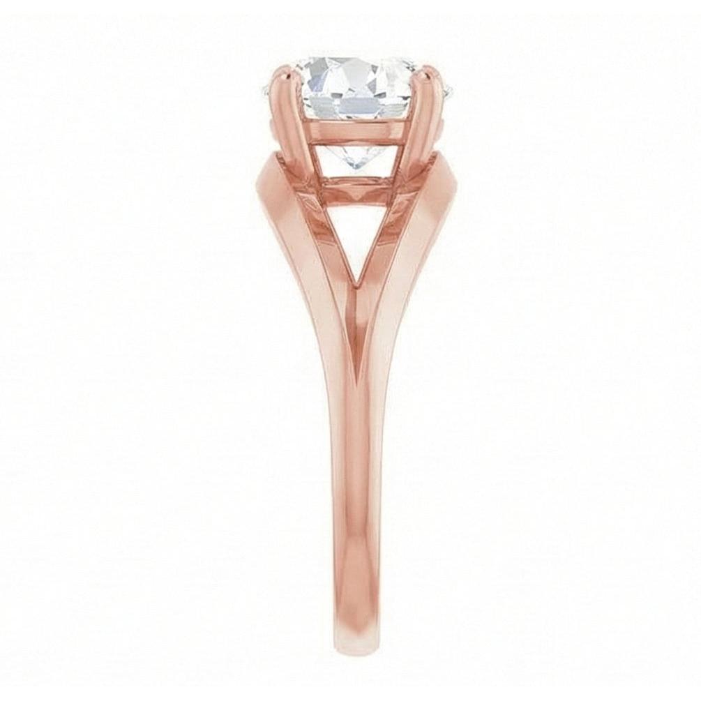 natural round diamond 2ct ring close up detail