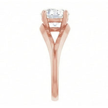 natural round diamond 2ct ring close up detail