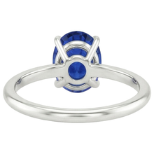 natural oval sapphire 2.50ct ring close up detail