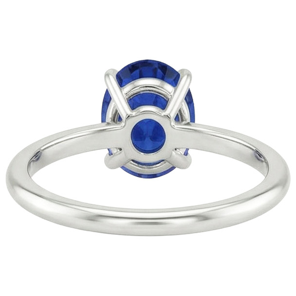 natural oval sapphire 2.50ct ring close up detail
