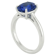 natural oval sapphire 2.50ct ring top view