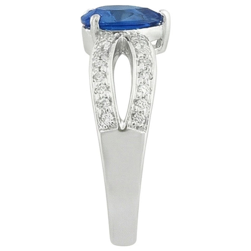 natural round sapphire 3.50ct ring on white background