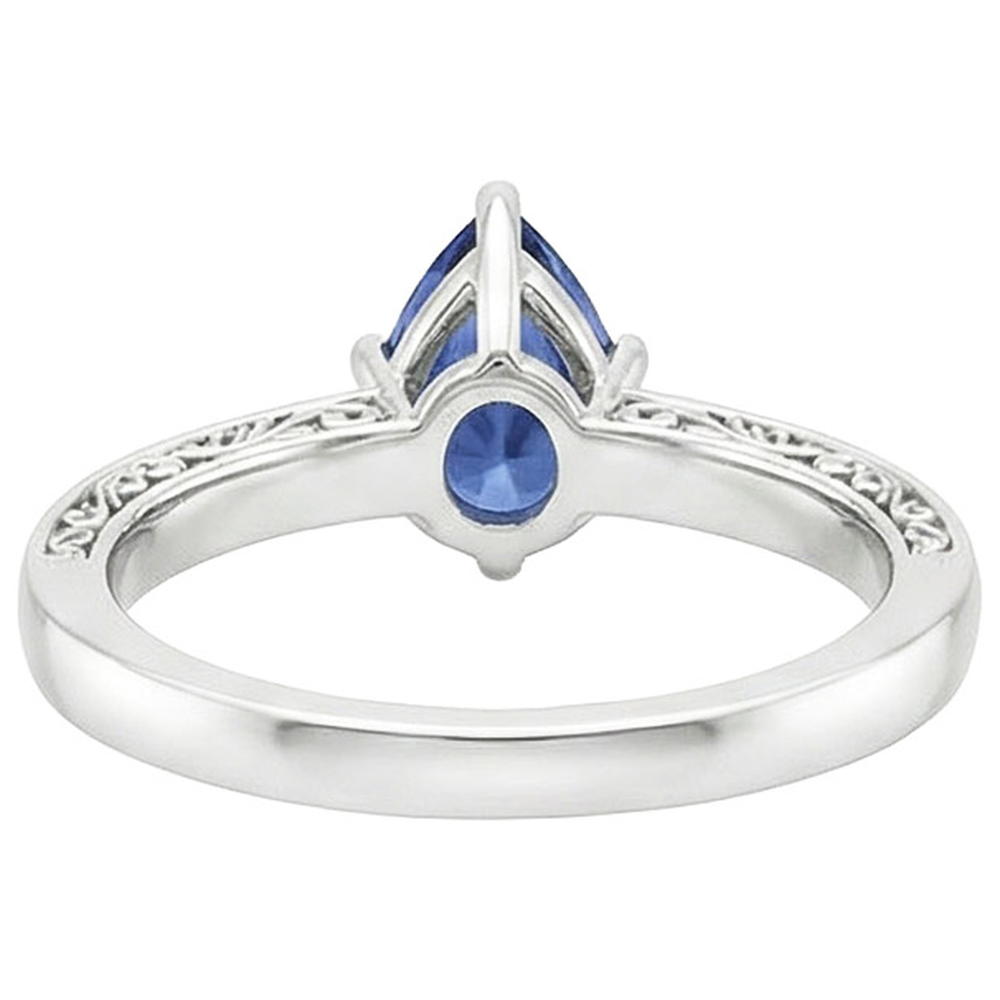 natural round sapphire 4ct ring close up detail