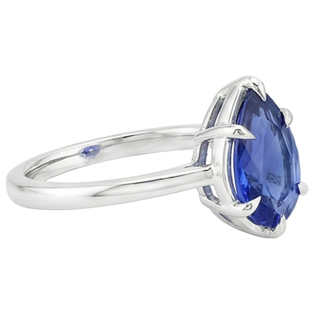 natural pear sapphire 2.50ct ring top view
