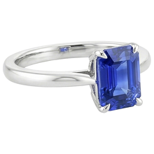 natural emerald sapphire 3ct ring profile view