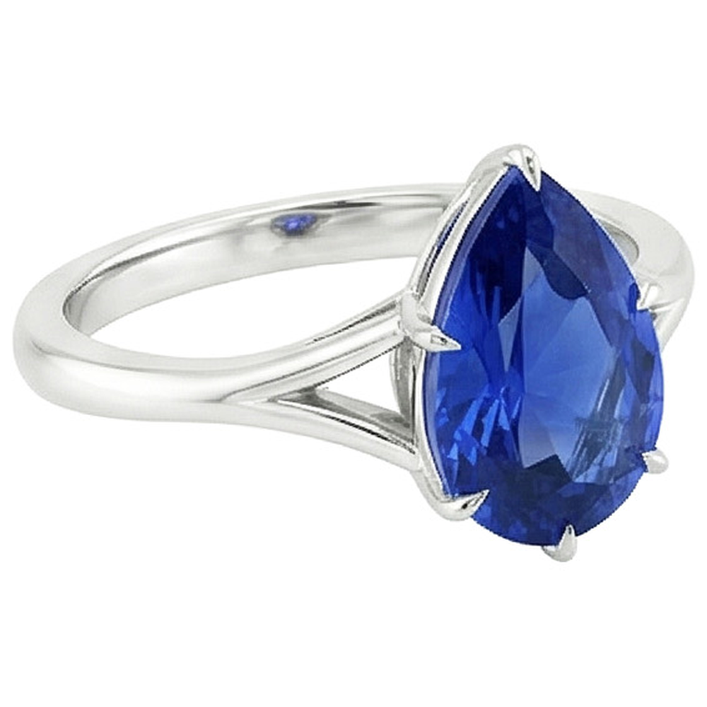 natural pear sapphire 2.50ct ring on white background