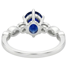 natural round sapphire 3ct ring close up detail