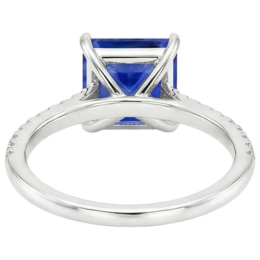natural round sapphire 6ct ring close up detail