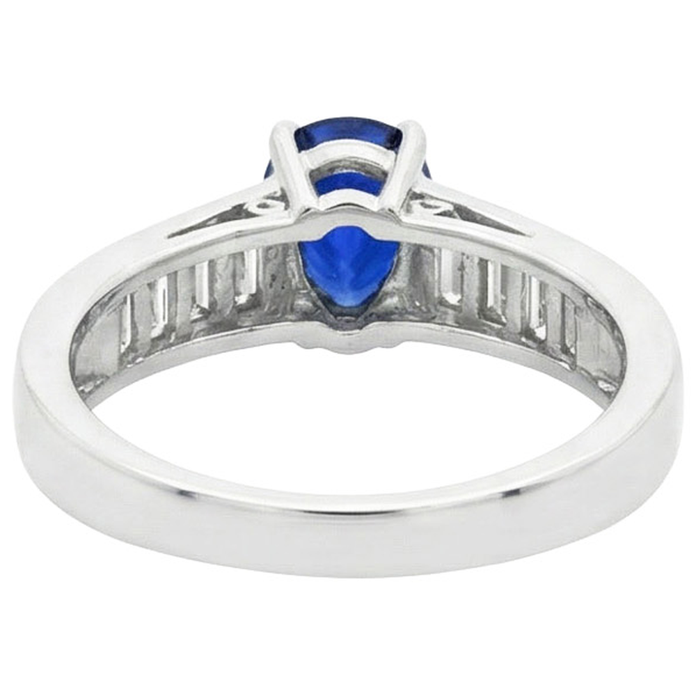 natural pear sapphire 3.50ct ring close up detail