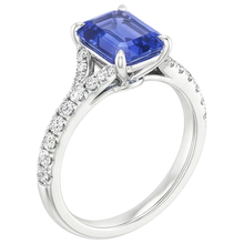 natural emerald sapphire 4ct ring close up detail
