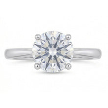 natural round diamond 2ct ring close up detail