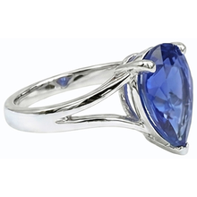 natural pear sapphire 3ct ring profile view