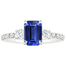 natural emerald sapphire 5ct ring profile view