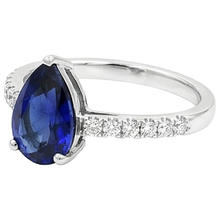 natural round sapphire 2.50ct ring on white background