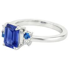 natural emerald sapphire 3ct ring top view