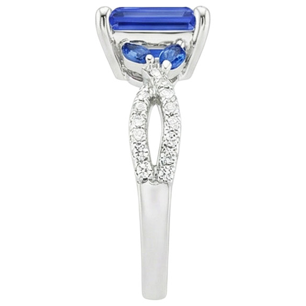 natural emerald sapphire 4ct ring on white background