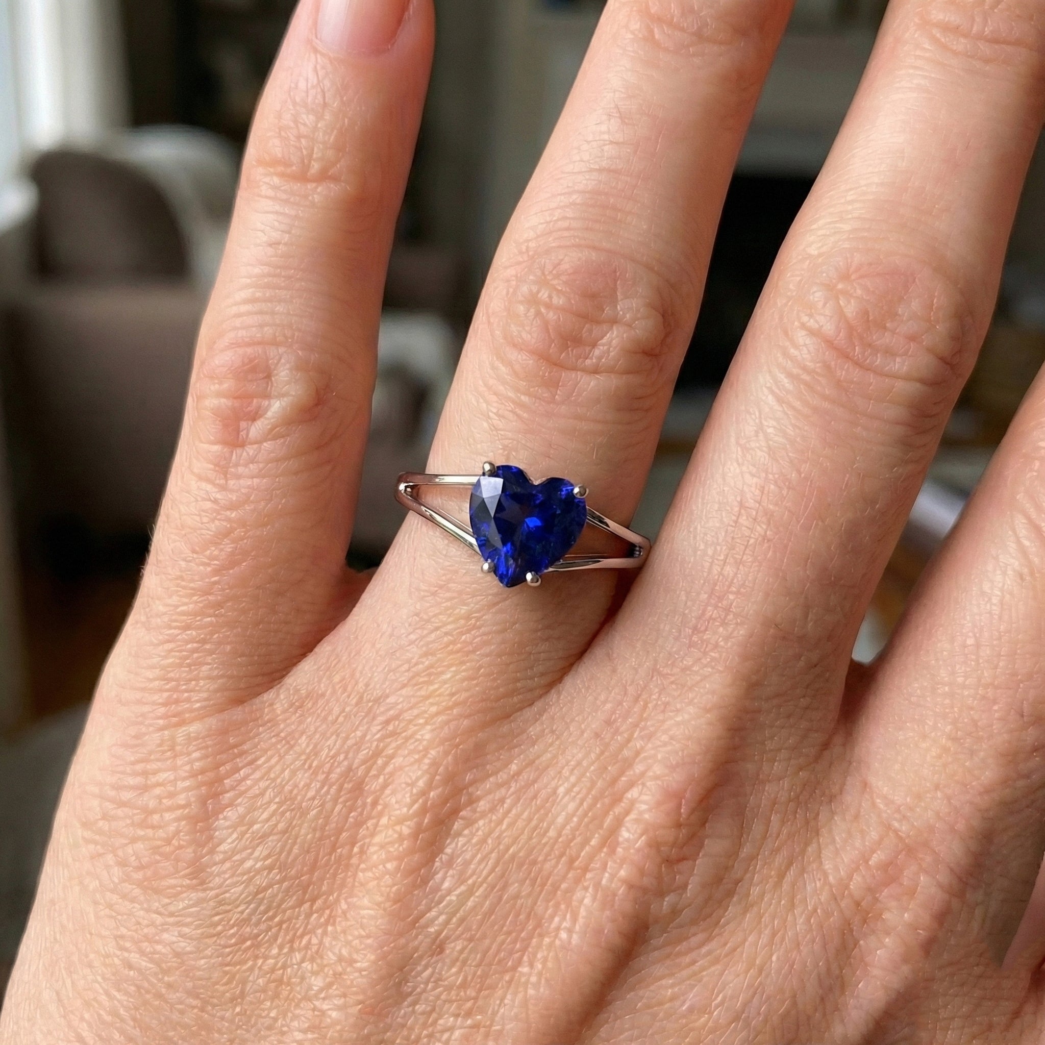 natural heart sapphire 2.50ct ring on white background