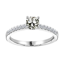 Sparkling Diamond Solitaire with Side Stones 1 ct – main view
