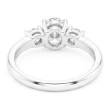 Sophisticated 3-Stone Ring – Fine Diamond 3 ct from HarryChadEnt