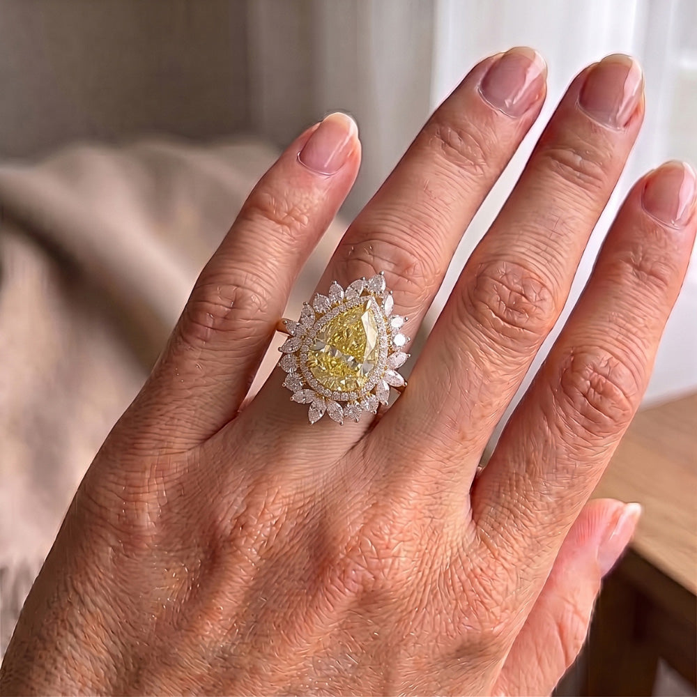 Sophisticated VVS Yellow Canary Diamond Halo Ring – 2.50 ct 14