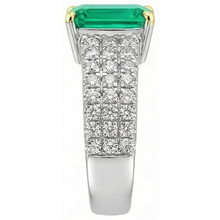 Natural Colombian Emerald Gemstone Ring 2.50 ct 14K Two Tone Gold – profile view