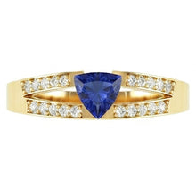natural round sapphire 1ct ring close up detail