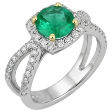 Real Colombian Emerald Precious Stone Ring – angle view