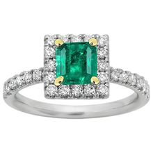 Exquisite Fine Emerald Colored Stone Ring 3 ct – angle view