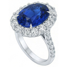 natural round sapphire 4.50ct ring close up detail