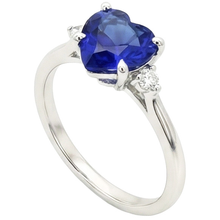 natural heart sapphire 2ct ring close up detail