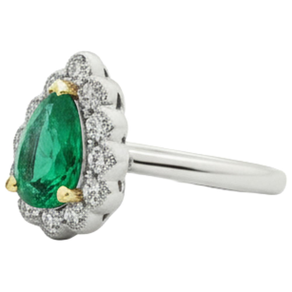 Handcrafted Fine Emerald Gemstone Ring 1 ct – side view