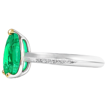 Pear Shape Colombian Emerald ring in 14 Karat Two Tone Gold – profile view